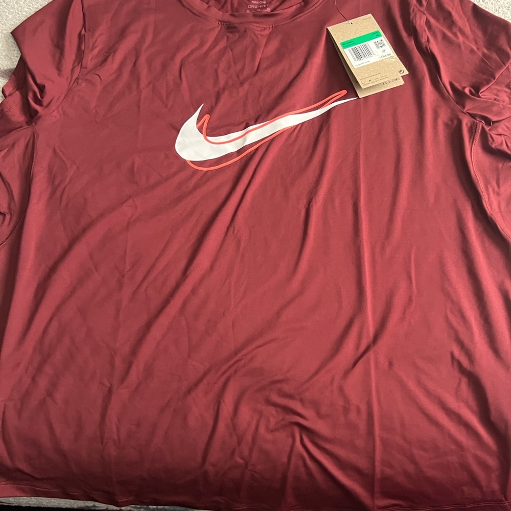 Nike women Maroon Short Sleeve Tee